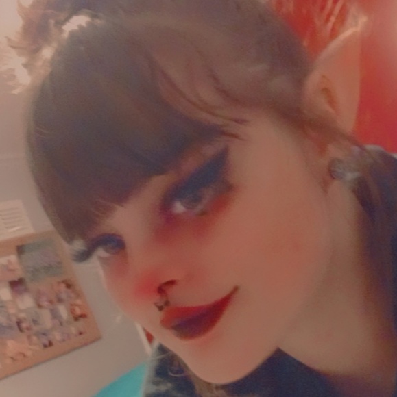 Meet your Posher, Alex - Picture 1 of 1